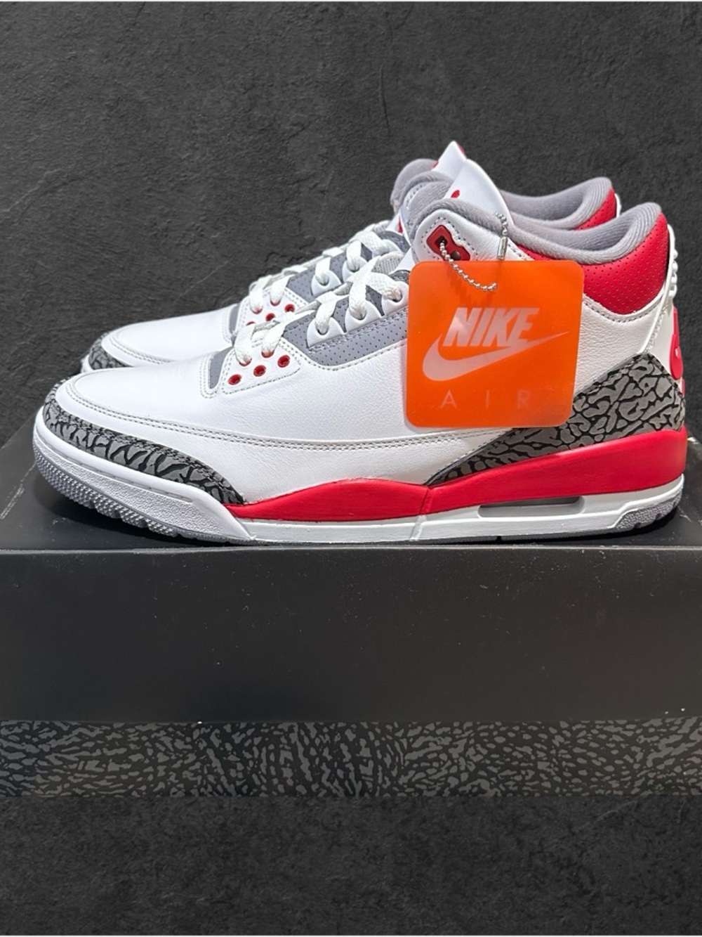 Air Jordan 3 Retro Fire Red 2022 Mens 10.5 Athletic Shoes DN3707-160 White Red